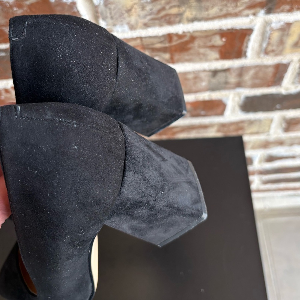 Marc Fisher Keri Black Suede Block Heel Pumps Size 8.5 - Picture 8 of 13